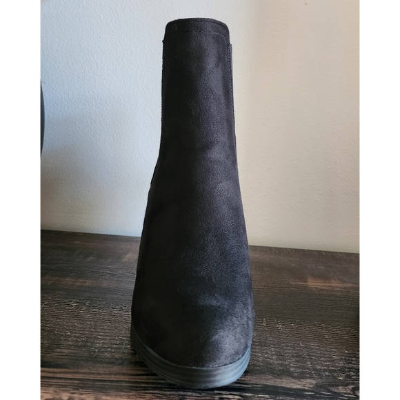 . Wild Diva Black Suede Booties/Boots - Picture 5 of 13
